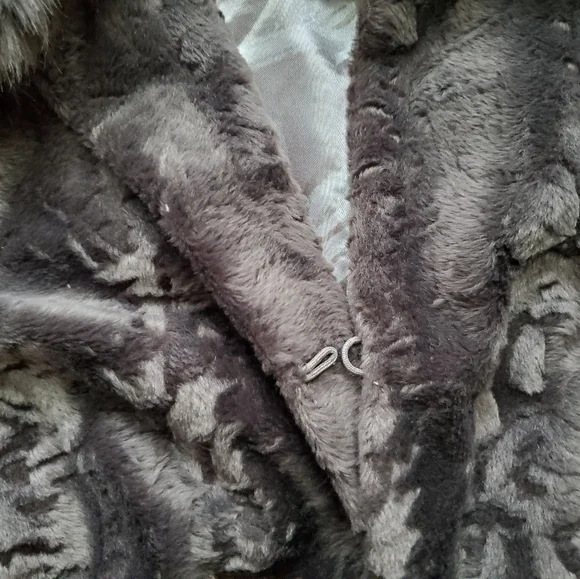 Dennis Basso Faux Fur jacket warm gray belted - Picture 5 of 5